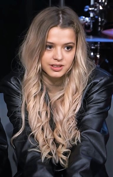 Юля гаврилина